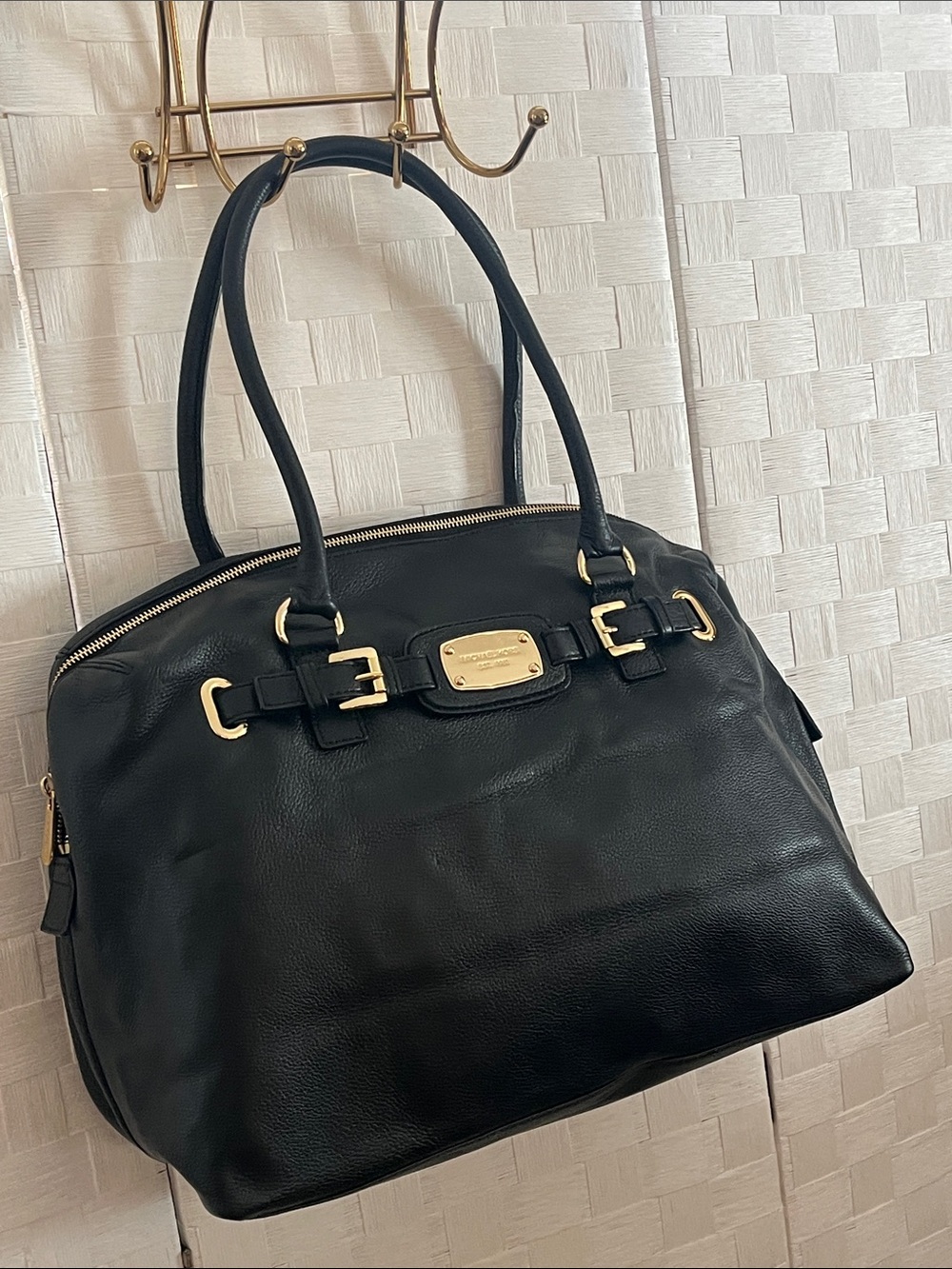 Michael Kors Black Leather Tote weekend Handbag Gold Hardware Beautiful